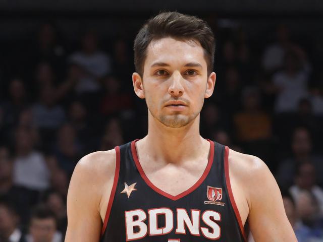 开云体育_ NBA全明星周末的看点：明星球员的精彩碰撞，nba全明星开场仪式