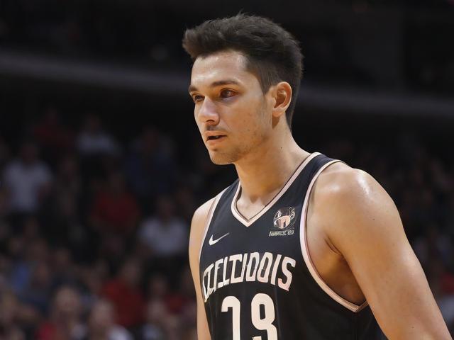 开云体育_ NBA历史上的经典对决：重温赛季中的对抗，nba对战表2021