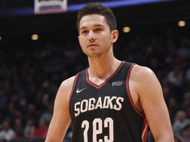 开云体育_ NBA历史上的经典时刻：值得铭记的瞬间，nba开幕式开场曲