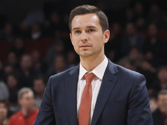 开云体育_ NBA教练的战术思维：成功背后的智慧，nba开局教练